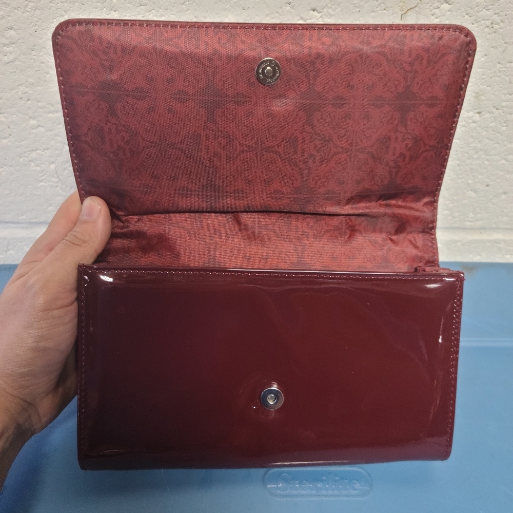 Bailey Sarian Fatally Yours II Clutch with Chain - Picture 3 of 4